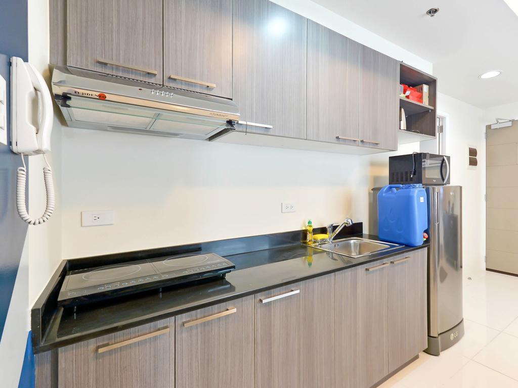 Currency Serviced Suites Manila Exterior foto