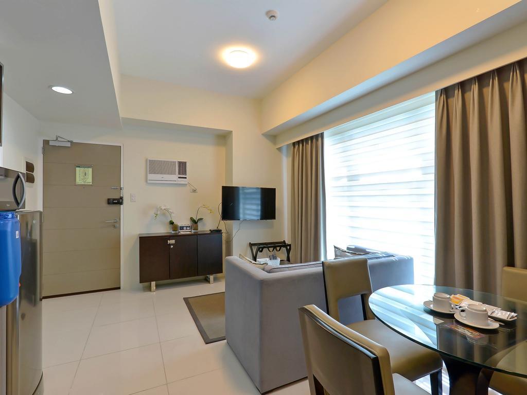 Currency Serviced Suites Manila Exterior foto