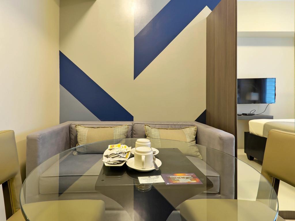 Currency Serviced Suites Manila Exterior foto