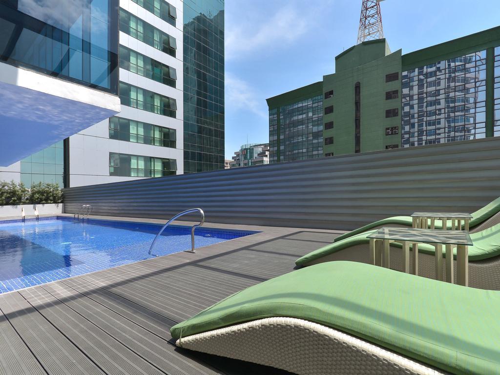 Currency Serviced Suites Manila Exterior foto