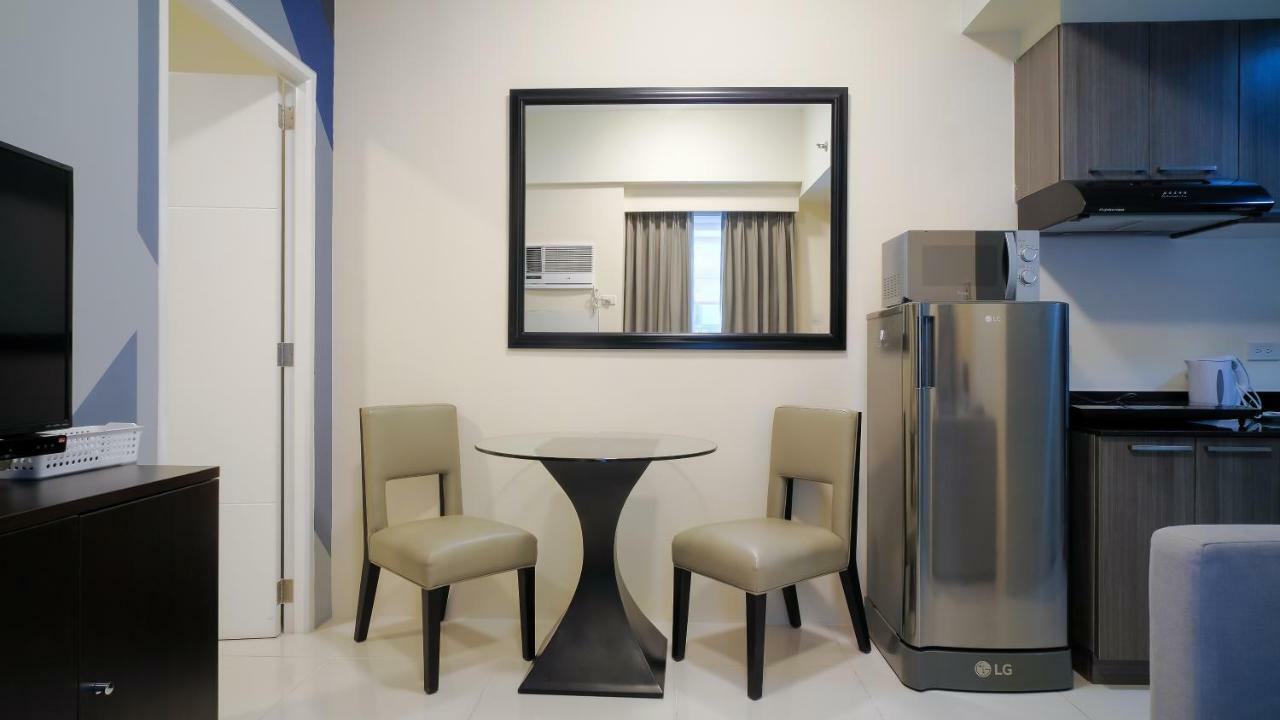 Currency Serviced Suites Manila Exterior foto