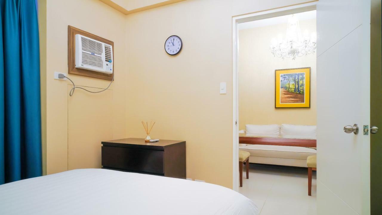 Currency Serviced Suites Manila Exterior foto