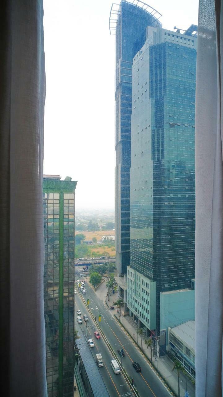Currency Serviced Suites Manila Exterior foto